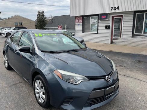 Used 2015 Toyota Corolla LE FWD image 3