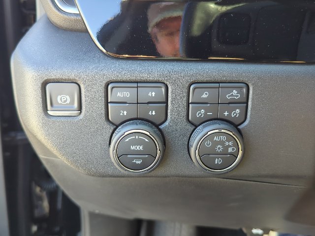 Used 2024 Chevrolet Silverado 2500 LTZ w/ LTZ Convenience Package AWD/4WD image 24