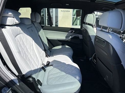 Used 2026 BMW X7 xDrive40i w/ M Sport Package image 16