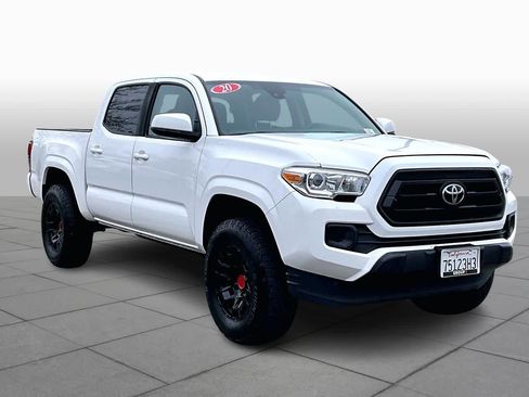 Used 2020 Toyota Tacoma SR w/ SR Convenience Package image 2