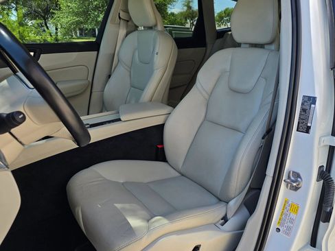 Used 2018 Volvo XC60 T6 Momentum w/ Vision Package AWD/4WD image 21