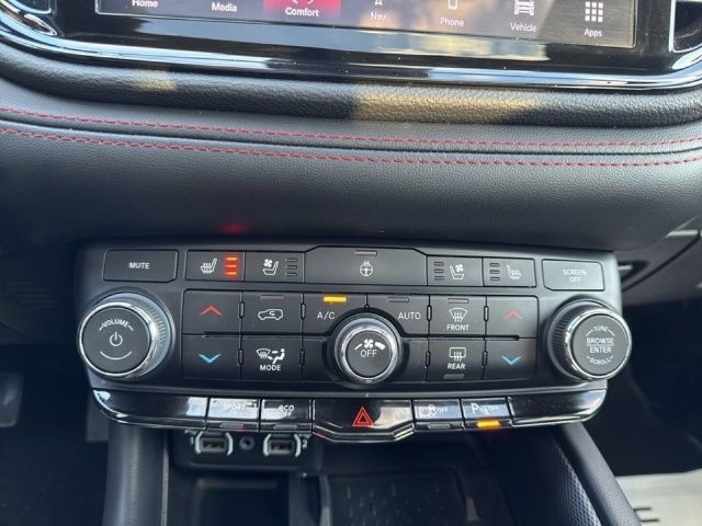 Used 2025 Dodge Durango R/T AWD/4WD image 24