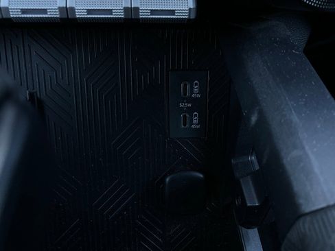 Used 2025 Toyota Tacoma TRD Off-Road image 24