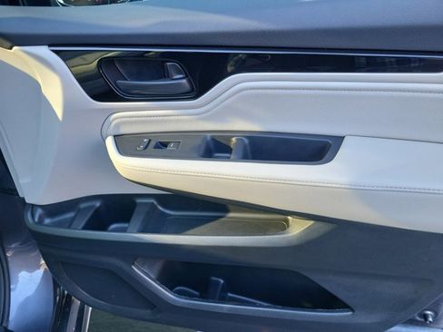 Used 2025 Honda Odyssey Touring image 31