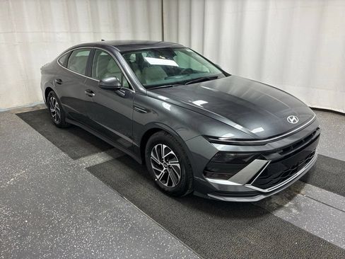 New 2026 Hyundai Sonata Blue FWD image 3