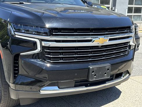 Used 2024 Chevrolet Suburban LT w/ Luxury Package AWD/4WD image 7