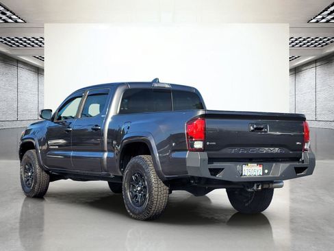 Used 2020 Toyota Tacoma SR5 RWD image 8