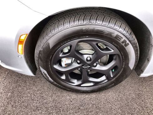 Used 2023 Chrysler Pacifica Limited w/ S Appearance Package image 10