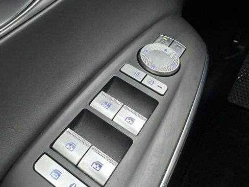 Used 2025 Genesis GV70 2.5T image 19