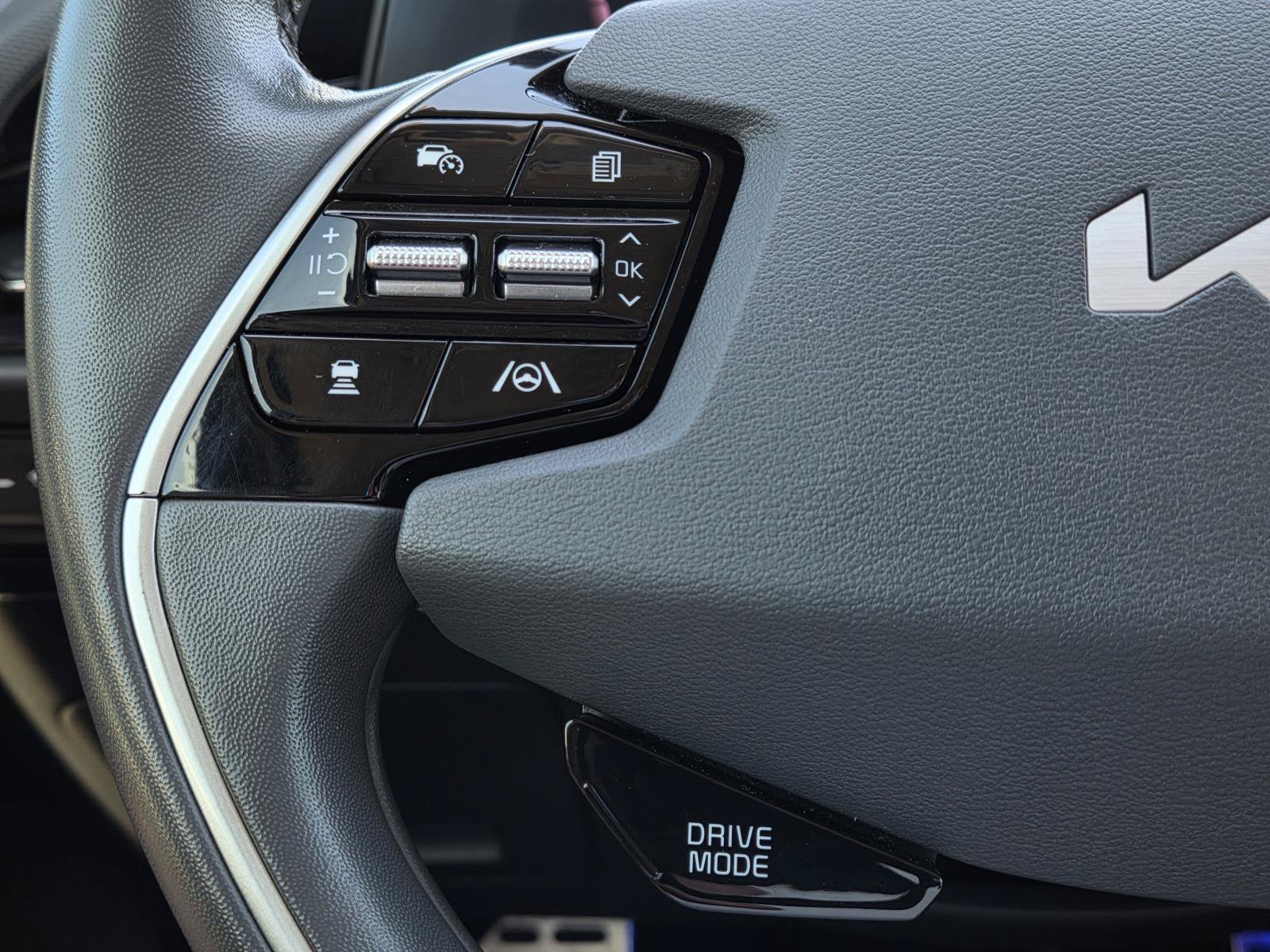 Used 2023 Kia Niro EX Touring FWD image 19