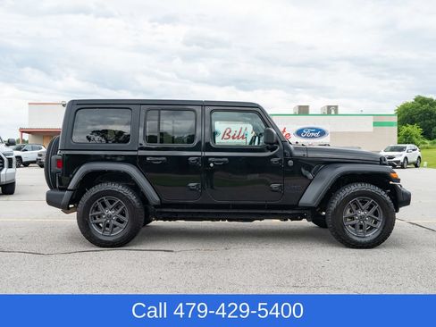 Used 2024 Jeep Wrangler Unlimited Sport AWD/4WD image 7