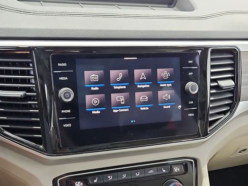 Certified 2023 Volkswagen Atlas SEL AWD/4WD image 19