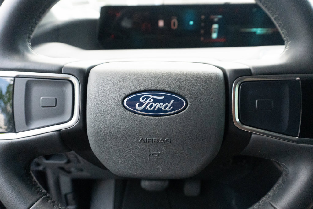 Used 2025 Ford Expedition Active RWD image 25