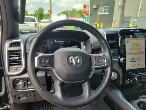 Used 2023 RAM 1500 Laramie AWD/4WD image 19