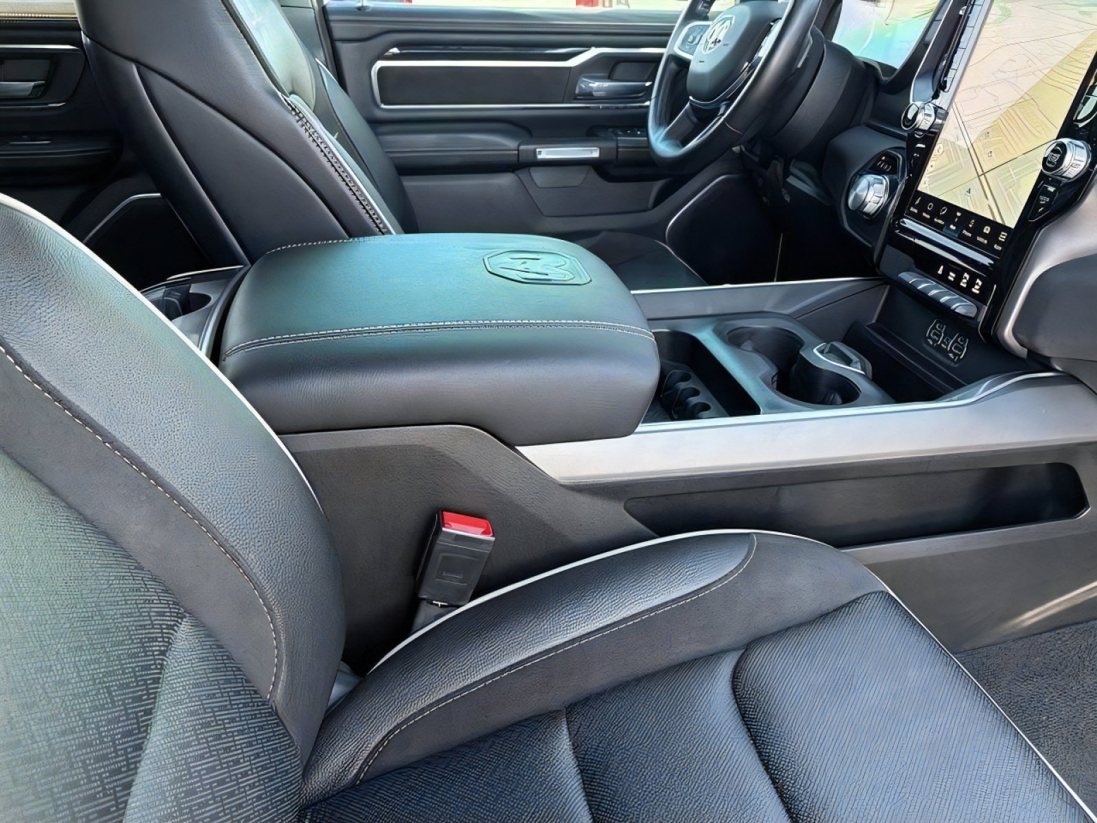 Used 2022 RAM 1500 Laramie w/ Sport Appearance Package AWD/4WD image 12
