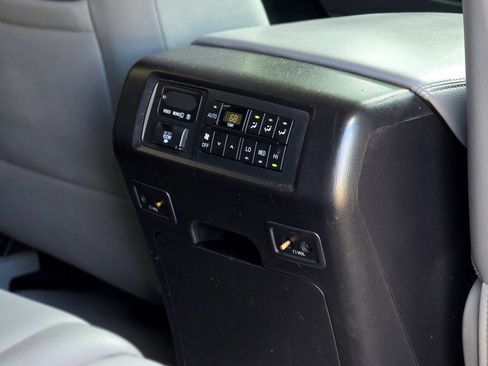 Used 2011 Toyota Sequoia Limited AWD/4WD image 52