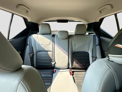 Used 2023 Nissan Kicks SR w/ SR Premium Package FWD image 17