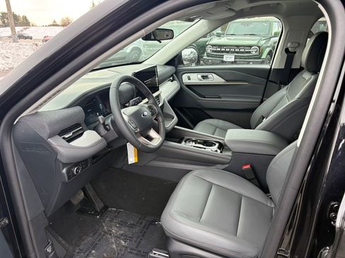 New 2026 Ford Explorer Active w/ Active Comfort Package image 3