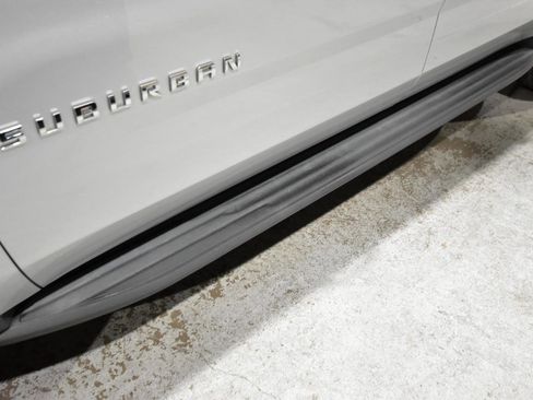 Used 2015 Chevrolet Suburban LT image 7