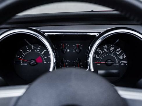 Used 2006 Ford Mustang GT Premium RWD image 10