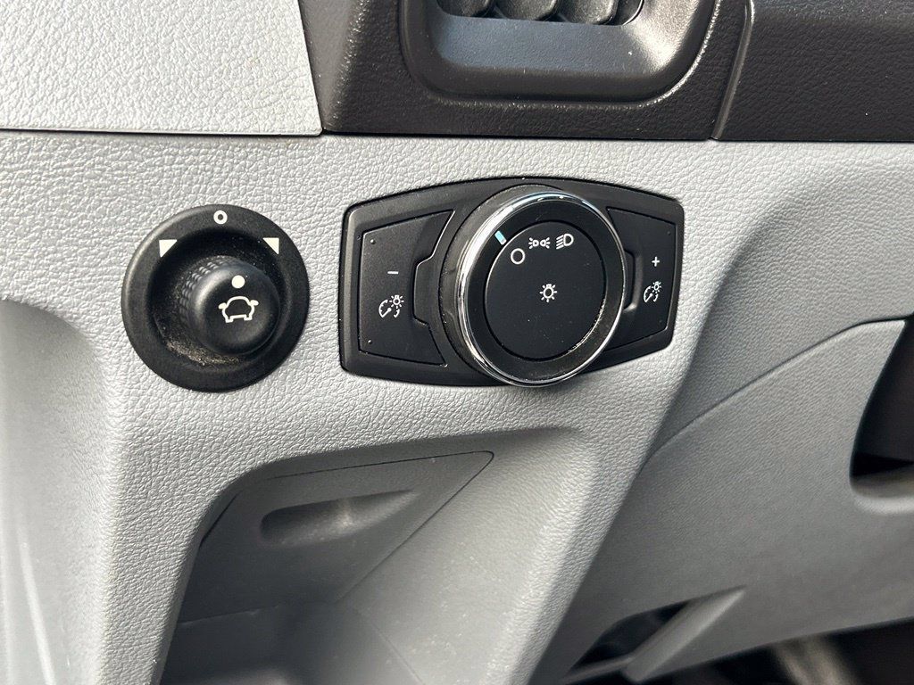 Used 2019 Ford Transit 250 148 Low Roof RWD image 32