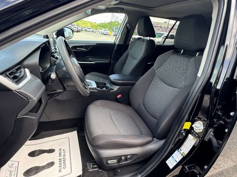 Used 2021 Toyota RAV4 XLE w/ Convenience Package AWD/4WD image 14