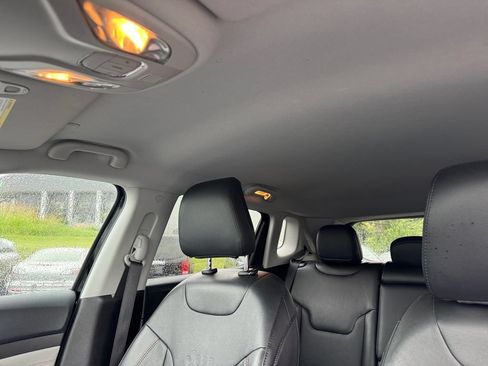 Used 2022 Jeep Compass Limited AWD/4WD image 13