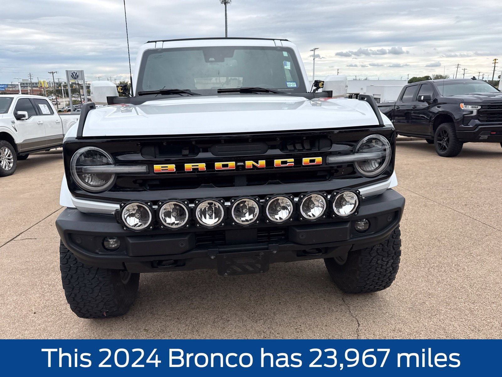 Used 2024 Ford Bronco Outer Banks AWD/4WD image 2