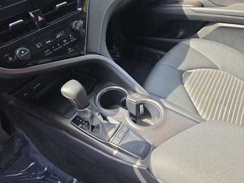 Used 2024 Toyota Camry SE image 27