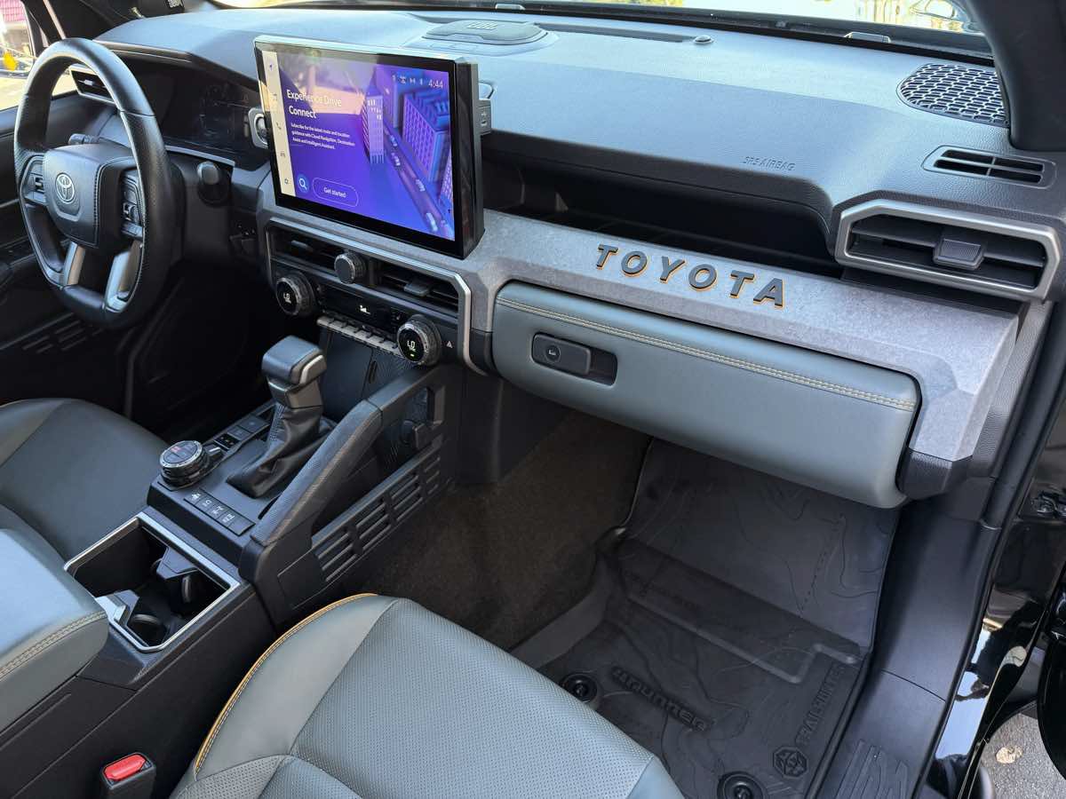Used 2025 Toyota 4Runner Trailhunter AWD/4WD image 26