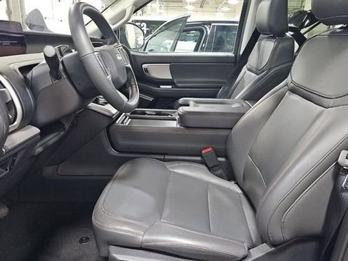 Used 2025 Ford Expedition Max Active image 3