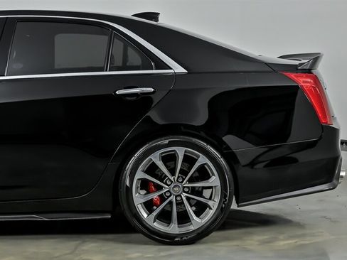 Used 2016 Cadillac CTS V w/ Luxury Package RWD image 9