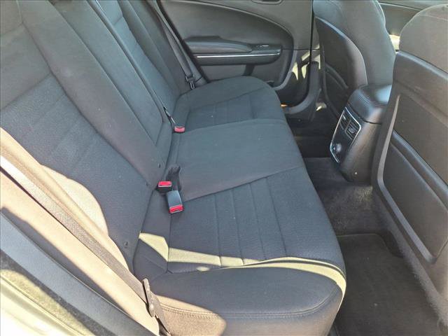 Used 2014 Dodge Charger SE RWD image 17