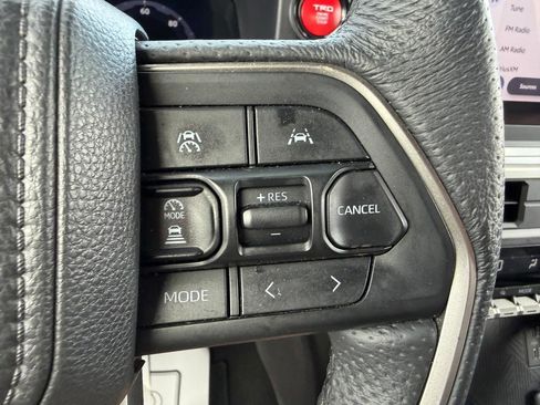 Used 2025 Toyota Tacoma TRD Off-Road AWD/4WD image 27