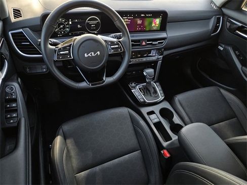 Certified 2025 Kia Seltos SX image 18