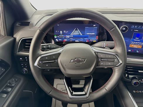 Used 2025 Chevrolet Suburban RST w/ RST Capability Package image 11