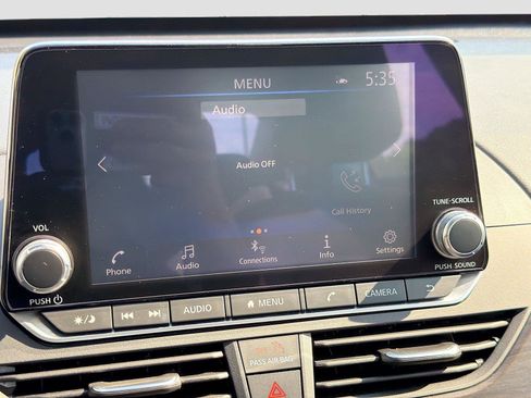 Used 2025 Nissan Altima 2.5 SV FWD image 29