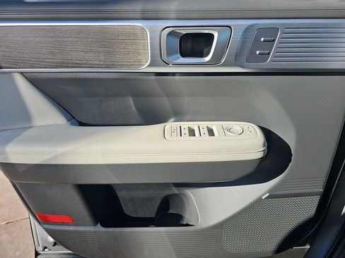 Used 2024 Hyundai Santa Fe Limited image 29