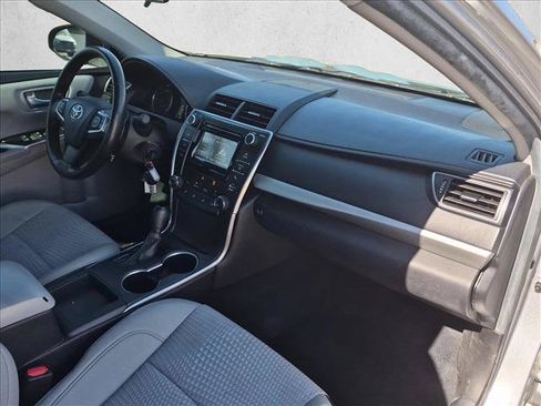 Used 2015 Toyota Camry SE FWD image 20
