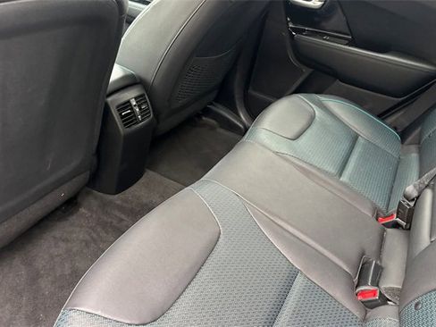 Used 2022 Kia Niro EX Premium image 14