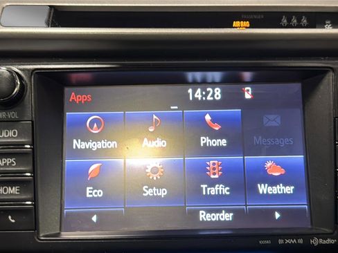 Used 2018 Toyota RAV4 XLE FWD image 18