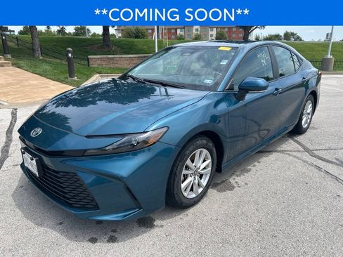 Used 2025 Toyota Camry LE FWD image 1