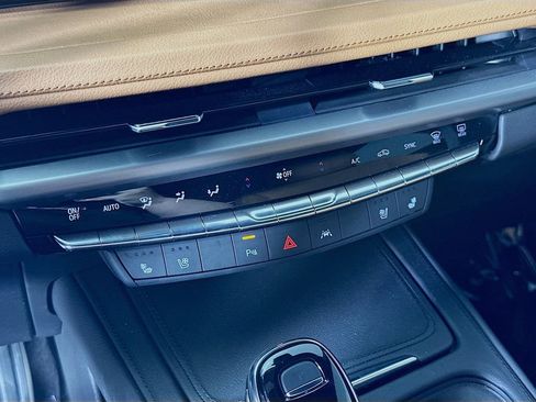 Used 2025 Cadillac XT4 Sport image 27