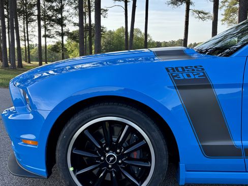 Used 2013 Ford Mustang Boss 302 w/ Boss 302 Accessory Pkg RWD image 9