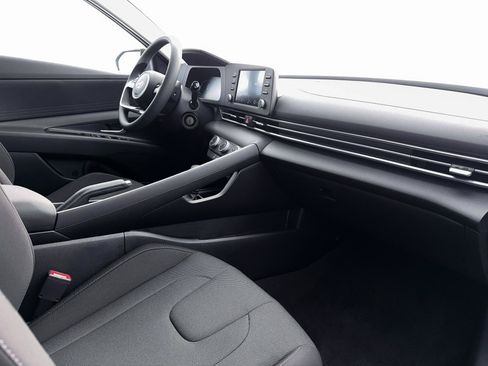 New 2026 Hyundai Elantra SE FWD image 15