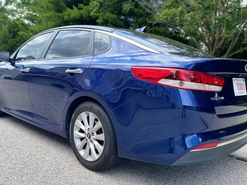 Used 2017 Kia Optima LX FWD image 5