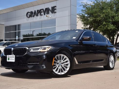 Used 2023 BMW 530i w/ Premium Package RWD image 2