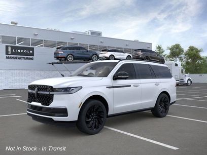 New 2025 Lincoln Navigator Reserve w/ Jet Appearance Package