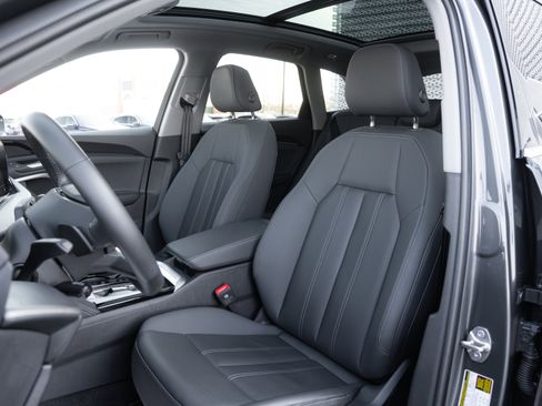 Certified 2025 Audi Q5 Premium w/ Convenience Package image 22