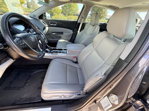 Used 2018 Acura TLX image 5